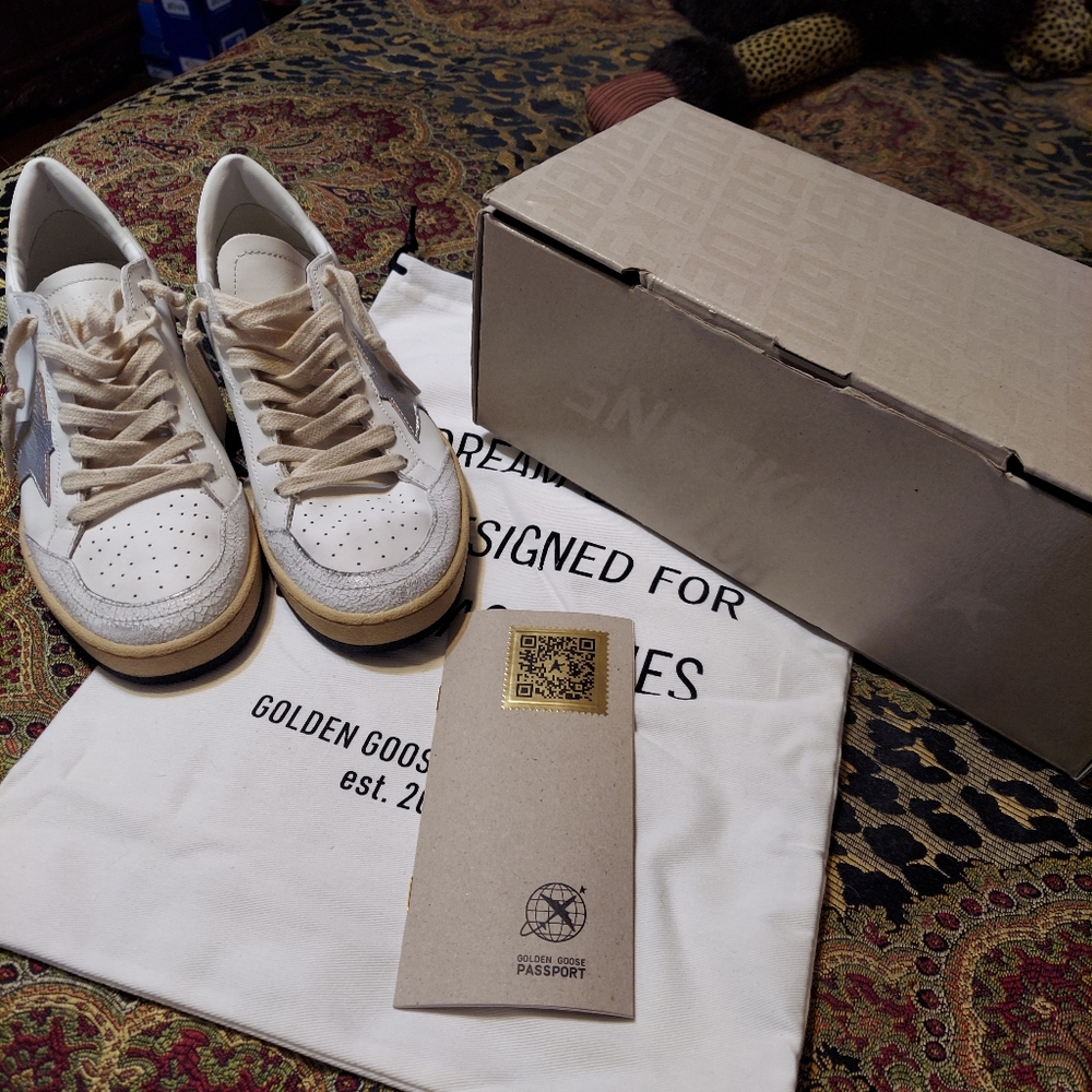 Golden Goose Ball Star White and Gold Glitter Athletic Shoes - Picture 5 of 7